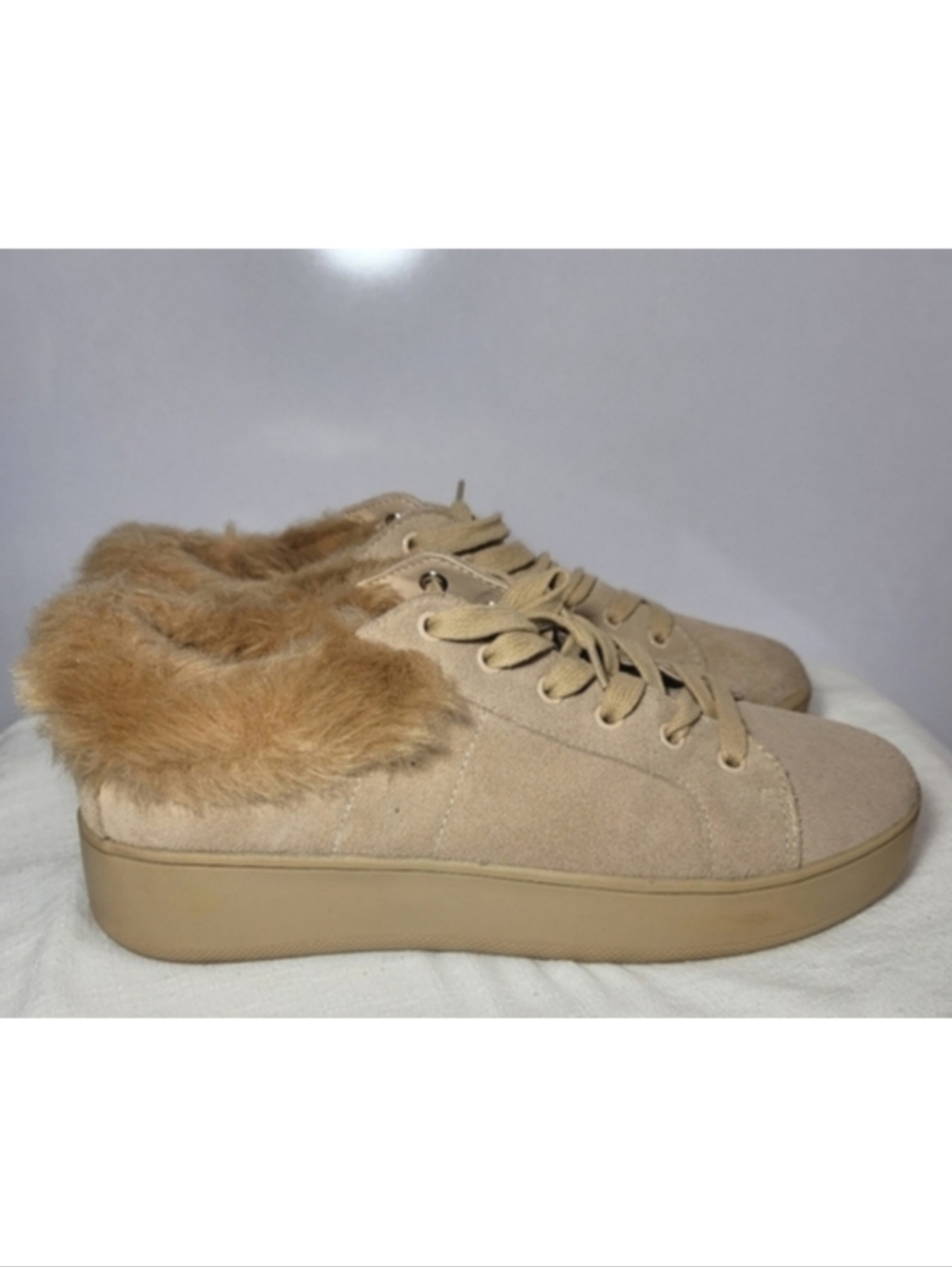 Steve Madden Women's Size 10M Brenner sneakers.